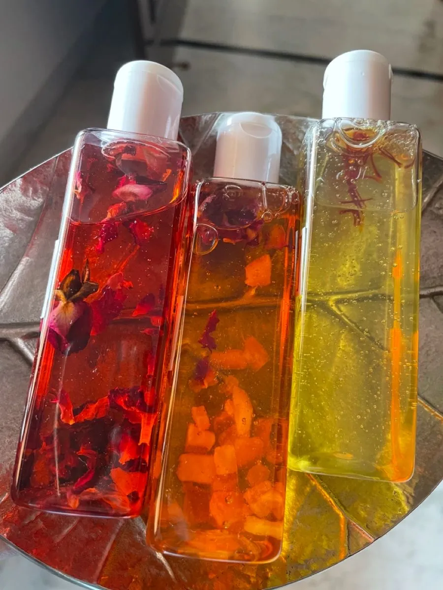 Eaux parfumées rose, ambre et safran